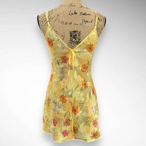 FREDRICK'S OF HOLLYWOOD Vintage Yellow Floral Spaghetti Strap Chemise | EUC